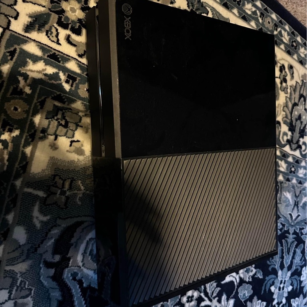 Xbox One Console w/ Controller